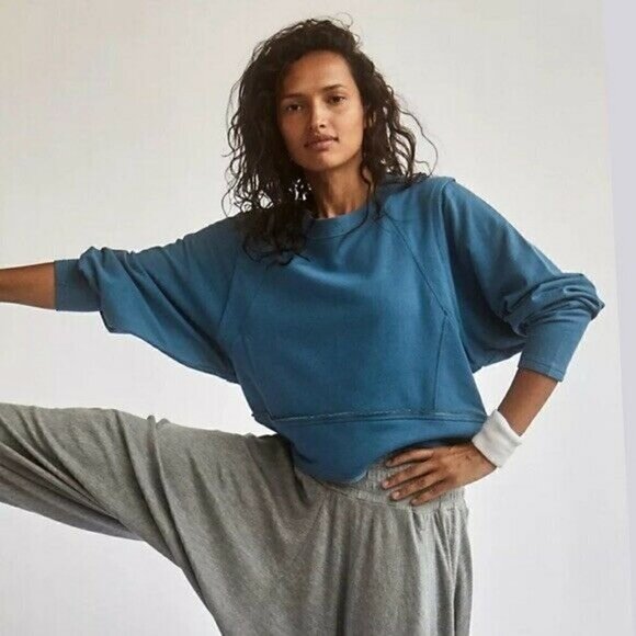 Free People FP Movement Womens Where The Wind Blows Sweatshirt Blue Crew XS New - Picture 1 of 9